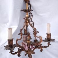 LAMPADARIO ANTICO IN BRONZO CON DECORAZIONI FLOREA