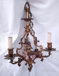LAMPADARIO ANTICO IN BRONZO CON DECORAZIONI FLOREA