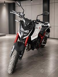 Honda CB 750 2024