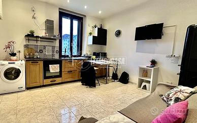 SPLENDIDO 2 LOCALI RISTRUTTURATO CON GIARDINO PRIV