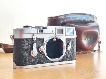Corpo Leica m3 (n. 921625) con custodia originale
