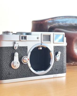 Corpo Leica m3 (n. 921625) con custodia originale