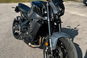 YAMAHA MT-09 (2022) / 12.600km