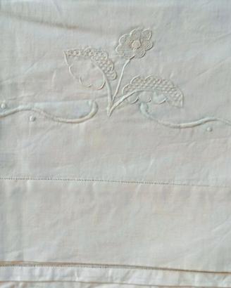 Antica lenzuola in lino ricamata a mano 230x260