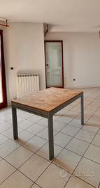 Tavolo da cucina/pranzo 