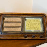 Radio d’epoca a valvole CGE