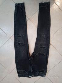 Jeans strappati zara