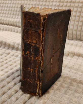 libro di storia dell'Asia  edito nel 1735