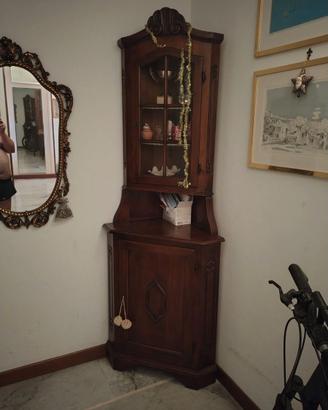 Credenza angolare .Solo ritiro a mano.