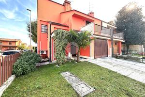 VILLA A SCHIERA A PONTOGLIO