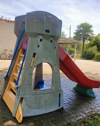 Scivolo castello chicco con casetta .