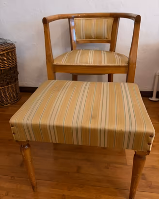 Poltroncina vibtage con puff poggiapiedi