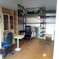 Locale deposito a Taranto