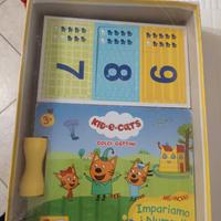 Libro e tessere per imparare i numeri da 1 a 10