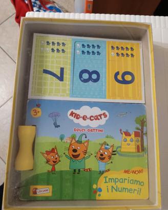 Libro e tessere per imparare i numeri da 1 a 10