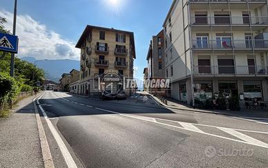 Locale commerciale , centralissimo !