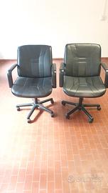 poltrona nera girevole ufficio
