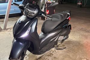 Beverly 300 S