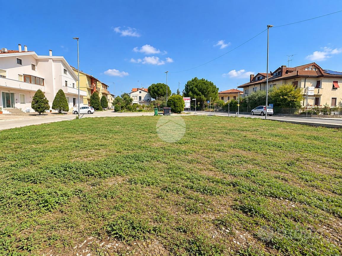 TER. RESIDENZIALE A MONTECOSARO - Vista 2