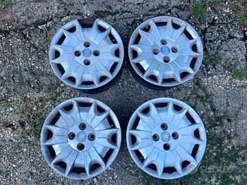 Cerchi Panda 14 in ferro con borchie