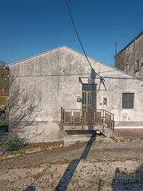 Soluzione indipendente vicino a zona mercato