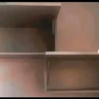 Due mobili appesi basculanti