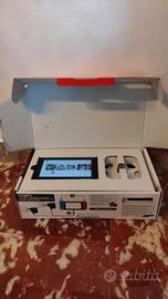 Nintendo switch modello rosso e nero 