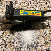 VENDUTO. Cric a pantografo