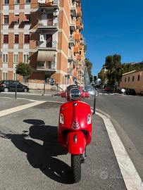 Piaggio Vespa GTS 300
