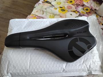 sella bicicletta da corsa  nuova