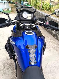 Suzuki v strom 650