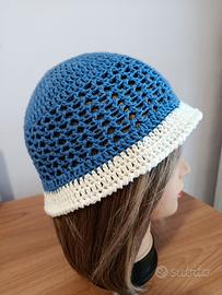 CAPPELLO DONNA ESTIVO FATTO A MANO ALL'UNCINETTO 