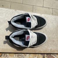 Vans Knu Skool - Scarpe nere e bianche e rosse