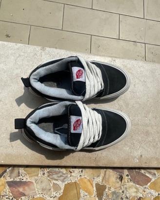 Vans Knu Skool - Scarpe nere e bianche e rosse