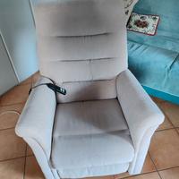 Poltrona reclinabile elettricamente