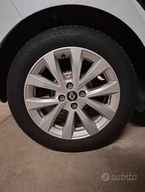 Cerchi in lega originali Renault e Bridgestone