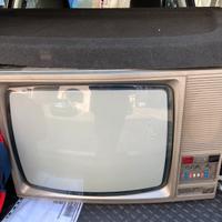 Televisore vintage pal color Telefunken