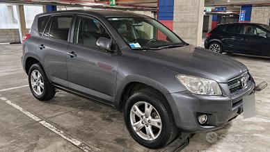 Toyota RAV4 2.2 D-4D Luxury 4x4 150 CV