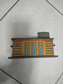 Diorama in latta stazione ferroviaria