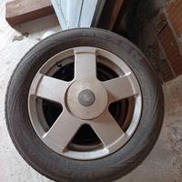 Cerchi in lega con pneumatico 50% Ford Focus 