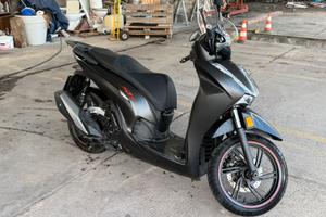 Honda sh 350