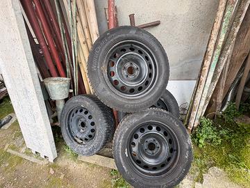 Gomme e cerchi da 16R
