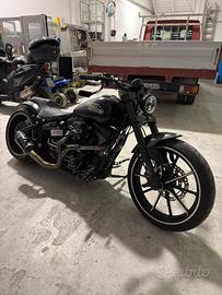 Harley Davidson  Breakout Asso Special Edition