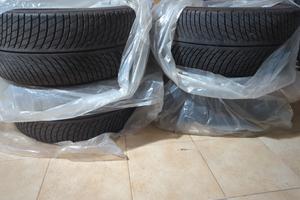285/45R20 