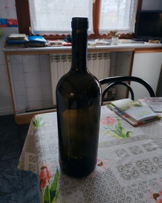 91 bottiglie di vino vuote da 2 litri