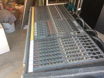 Mixer Audio StudioMaster modello Stagemaster 16-8