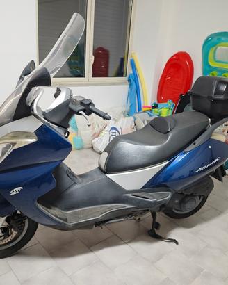 Aprilia atlantic 250