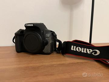 Macchina fotografica CANON EOS650D
