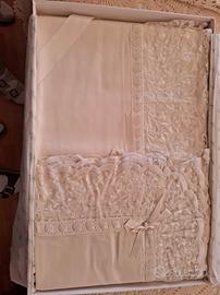 lenzuola matrimoniale con pizzo 