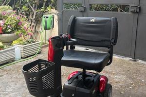 Scooter elettrico per anziani/disabili
